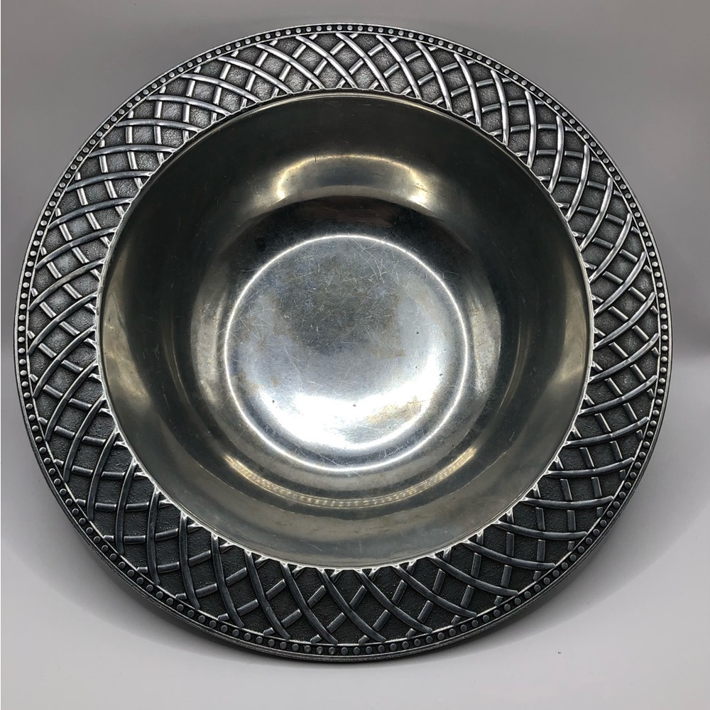 Vintage Wilton Armetale Basket Weave Round Large 12” Serving Bowl Hollowware